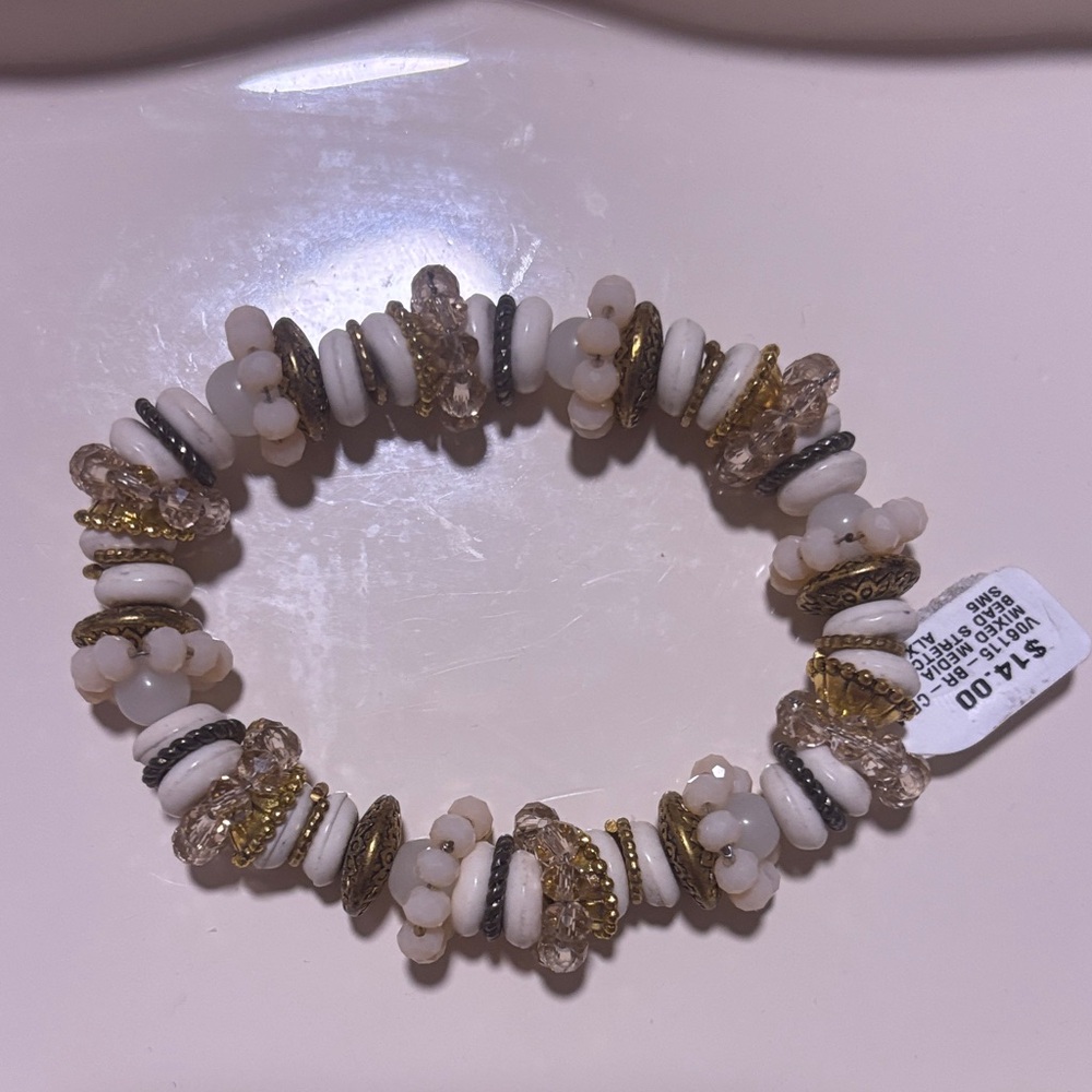 White Sparkly Gold Beaded Bracelet… NWT